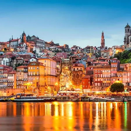 Stylish Escape With Essential Comforts Porto