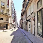 Stylish Escape With Essential Comforts * Porto