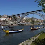 Apartman Stylish Escape With Essential Comforts Porto