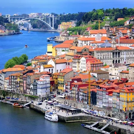 Stylish Escape With Essential Comforts * Porto