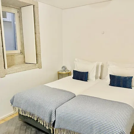 Stylish Escape With Essential Comforts Lejlighed Porto