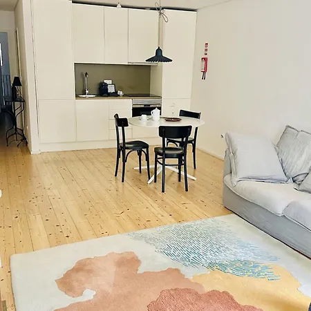 Lejlighed Stylish Escape With Essential Comforts Porto