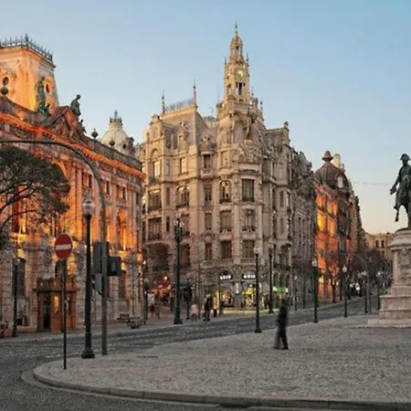 Stylish Escape With Essential Comforts Lejlighed Porto